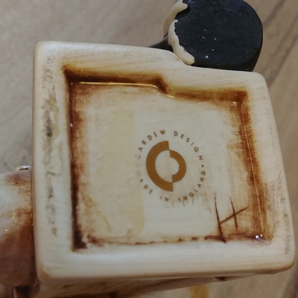 Cardew Design Small Decorative Teapot Grandfather Clock With Cat & Mouse - Picture 9 of 10